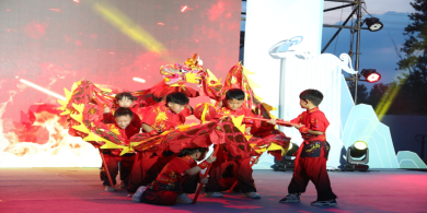 新農(nóng)社區(qū)慈善晚會(huì)圓滿落幕，共筑社區(qū)愛心橋梁