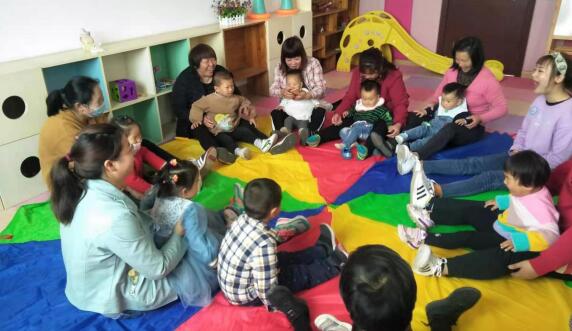 科學(xué)育兒萌娃體驗(yàn) 孟墓花開(kāi)快樂(lè)成長(zhǎng)