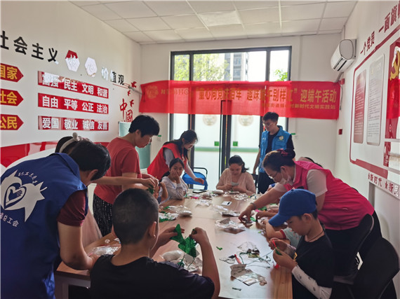 攝山村:聽紅色故事 做香包 品味不一樣的端午