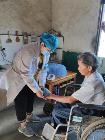 “我為群眾辦實(shí)事”走進(jìn)殘疾人家庭 無(wú)障礙改造暖人心