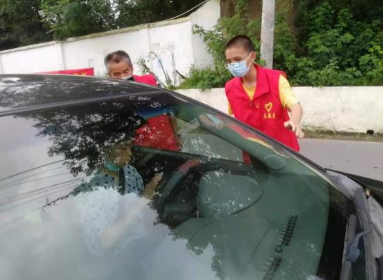 荊劉村:戰(zhàn)“疫”一線“姐弟兵” 并肩作戰(zhàn)“好戰(zhàn)友”