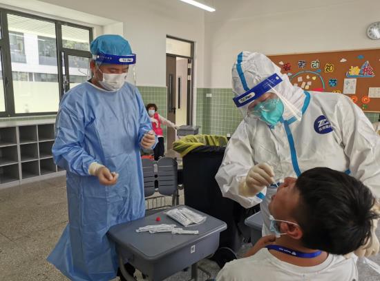 共克時(shí)艱 棲發(fā)物業(yè)全力以赴