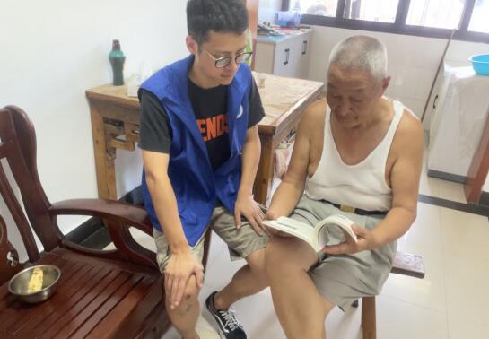 牛首社區(qū):上門送學(xué)暖人心 黨史學(xué)習(xí)不掉隊(duì)