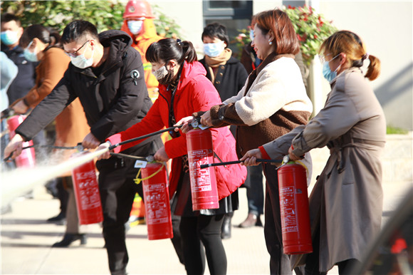 東陽社區(qū)舉辦消防安全應(yīng)急救援演練活動(dòng)