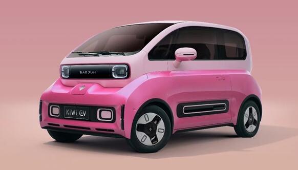 1769元！寶駿KiWi EV“豬小八”萌寵版車(chē)貼發(fā)布：包安裝再加1850元