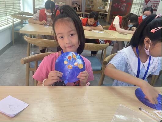 七彩的夏日|橋頭社區(qū)：關(guān)愛未成年人 點(diǎn)亮科技未來