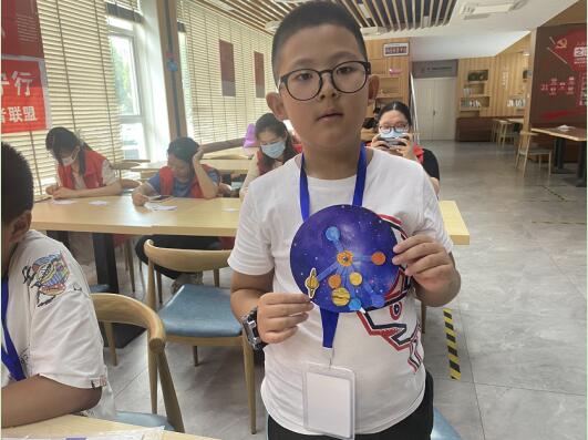 七彩的夏日|橋頭社區(qū)：關(guān)愛未成年人 點(diǎn)亮科技未來